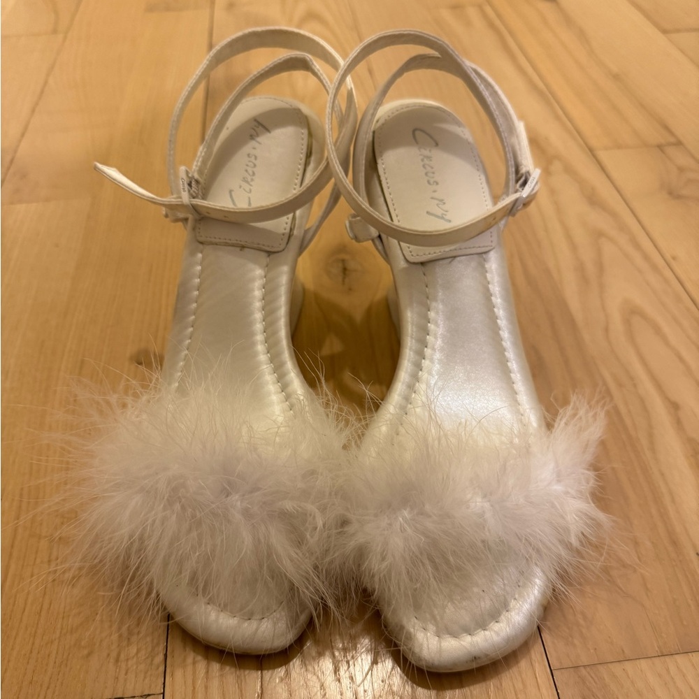 Circus NY by Sam Edelman Brenna feather heels